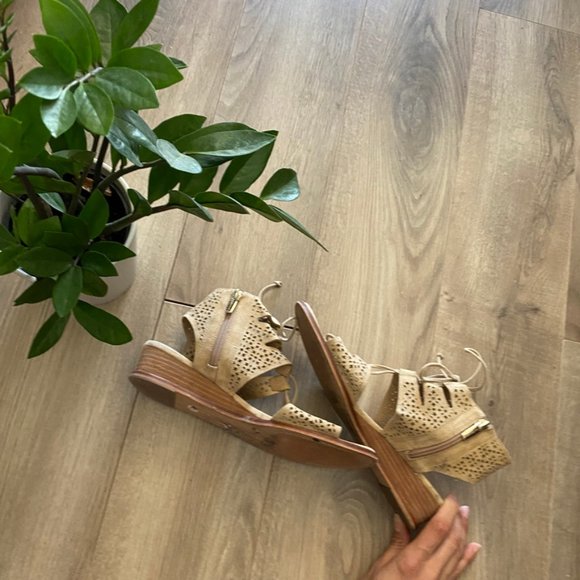 Vince Camuto Rose Suede Wedge Sandal - Picture 4 of 10